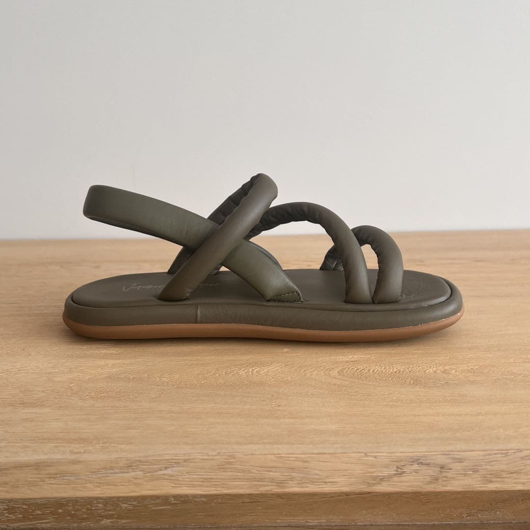 Sandalias verde oliva para mujer — Verónica Moreno Studio